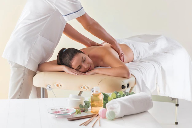 Body Massage service in Eakta Spa, Female to Male Body Massage Near Me